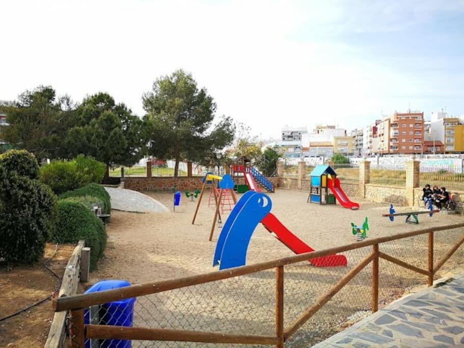 Beautiful Apartment With Patio Torrevieja Exterior foto