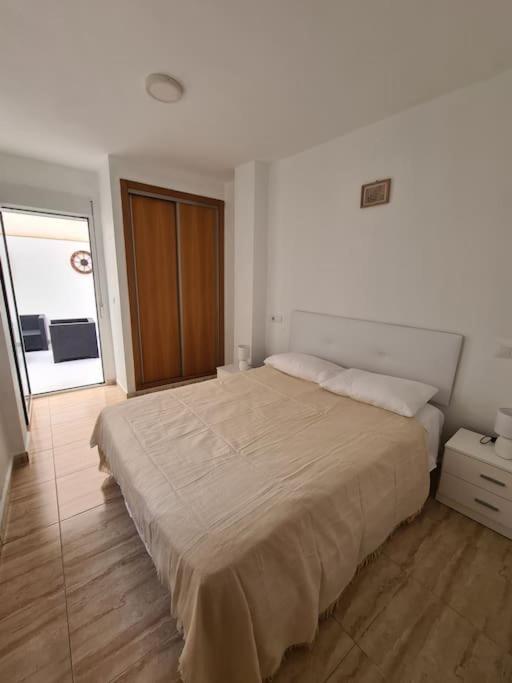 Beautiful Apartment With Patio Torrevieja Exterior foto