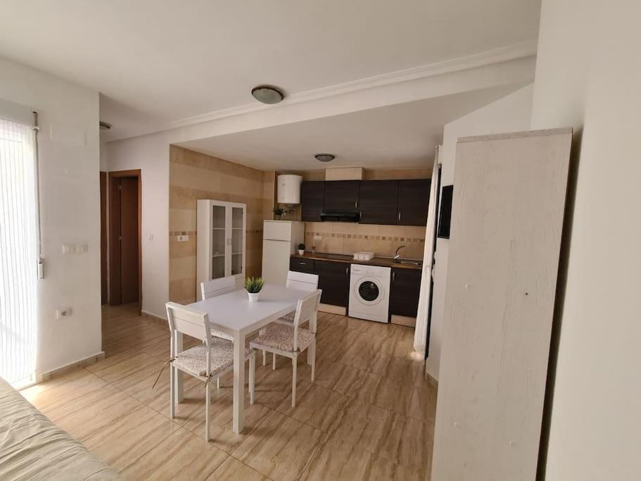 Beautiful Apartment With Patio Torrevieja Exterior foto
