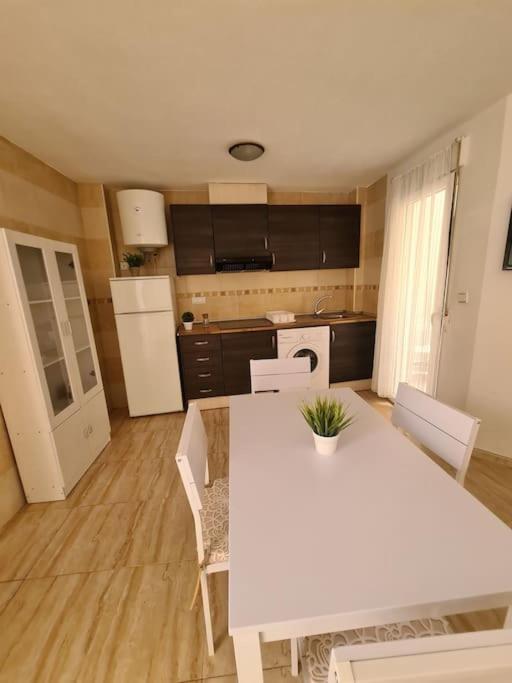 Beautiful Apartment With Patio Torrevieja Exterior foto